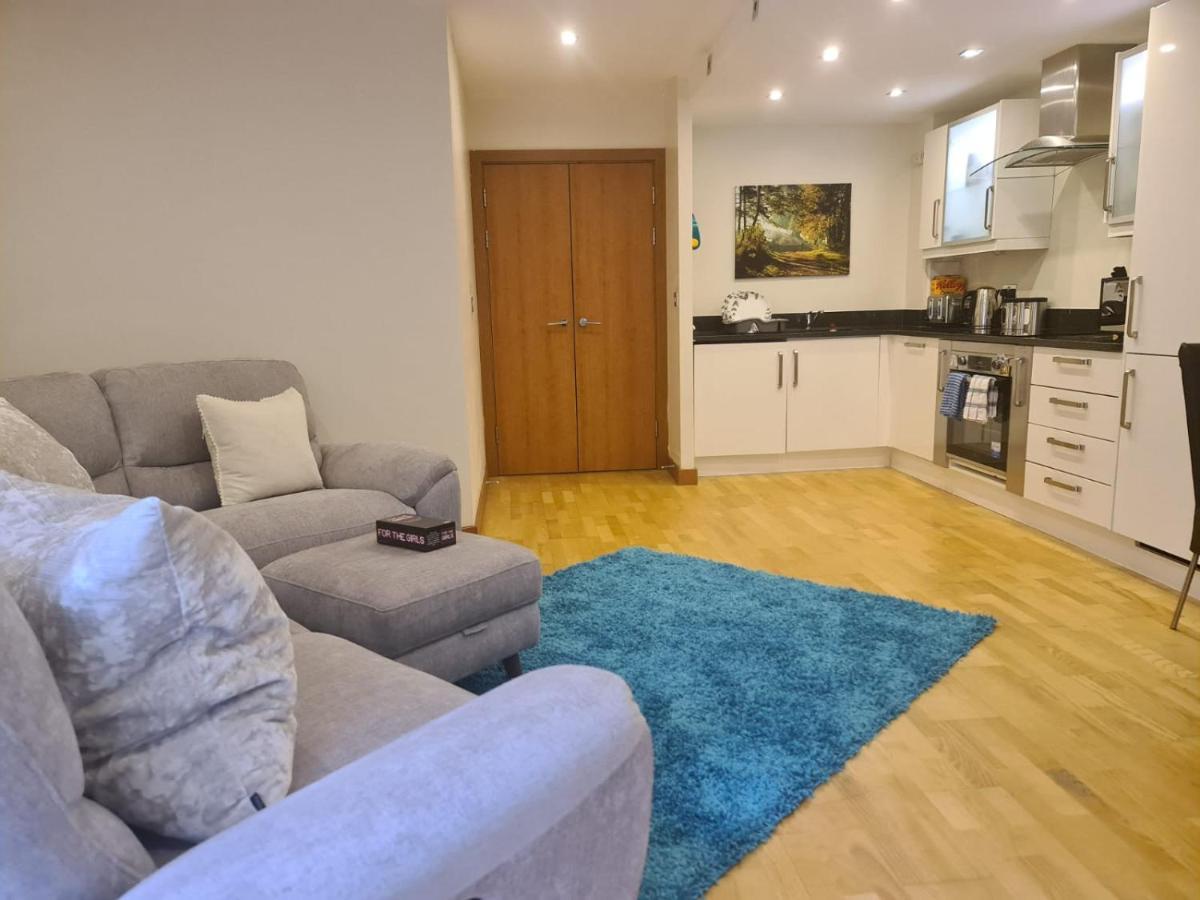 Red Naxela Canary Wharf Apartments Лондон Экстерьер фото