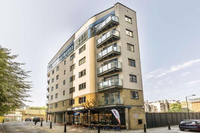 Red Naxela Canary Wharf Apartments Лондон Экстерьер фото